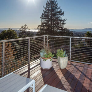 Avoid these 6 mistakes while installing a deck railing system